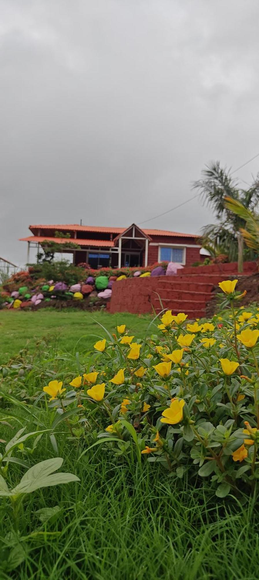 Veera Farmhouse,Villa Kolhapur Buitenkant foto